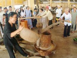 Tính bông đùa, trào phúng trong ca dao xứ Quảng – Đinh Thị Hựu