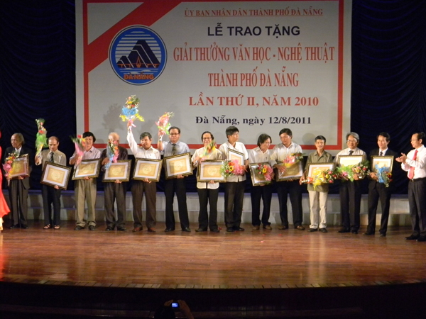 LỄ TRAO GIẢI THƯỞNG VĂN HỌC NGHỆ THUẬT THÀNH PHỐ ĐÀ NẴNG LẦN THỨ II NĂM 2010