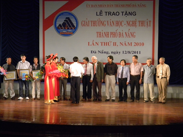 LỄ TRAO GIẢI THƯỞNG VĂN HỌC NGHỆ THUẬT THÀNH PHỐ ĐÀ NẴNG LẦN THỨ II NĂM 2010