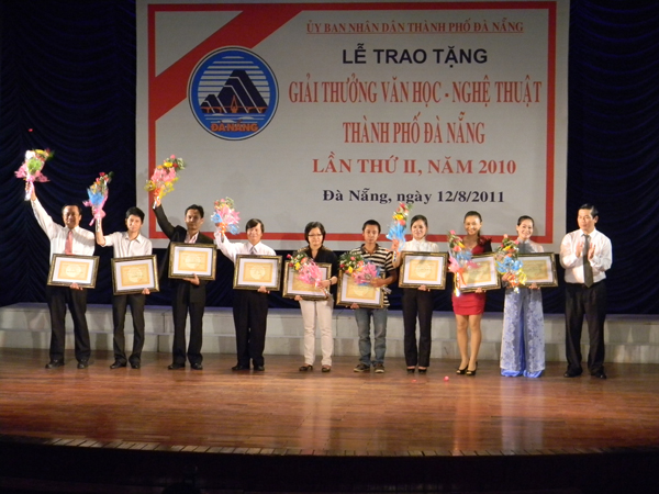 LỄ TRAO GIẢI THƯỞNG VĂN HỌC NGHỆ THUẬT THÀNH PHỐ ĐÀ NẴNG LẦN THỨ II NĂM 2010