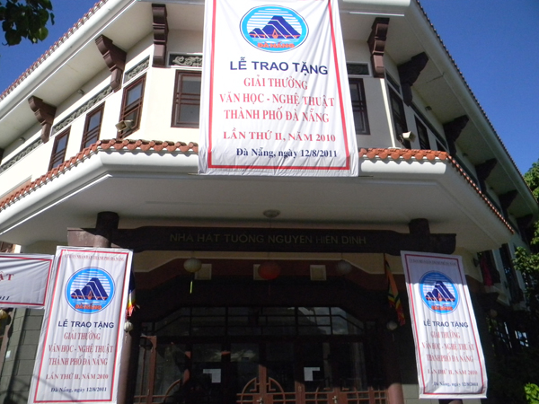 LỄ TRAO GIẢI THƯỞNG VĂN HỌC NGHỆ THUẬT THÀNH PHỐ ĐÀ NẴNG LẦN THỨ II NĂM 2010