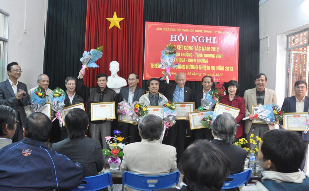 HỘI NGHỊ TỔNG KẾT NĂM 2012