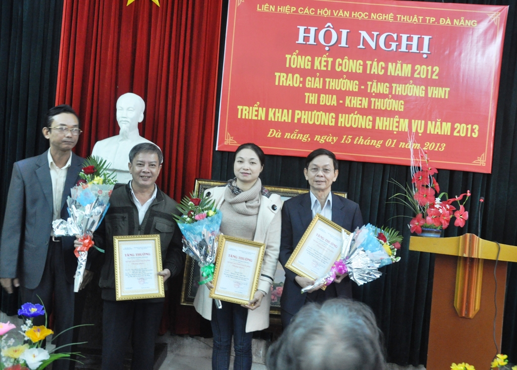 HỘI NGHỊ TỔNG KẾT NĂM 2012