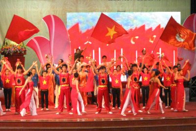 Tham dự Liên hoan Âm nhạc các tỉnh phía Nam năm 2013 tại Quảng Ngãi