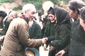 Học tập và làm theo tư tưởng, tấm gương đạo đức Hồ Chí Minh về trung thực, kính trọng, lễ phép với nhân dân