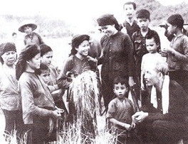 Sống gần dân, thương dân và vì dân