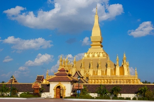 Một chuyến đi Lào – Ký sự Bùi Văn Tiếng