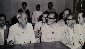 Tư tưởng Hồ Chí Minh về xây dựng đội ngũ trí thức Việt Nam