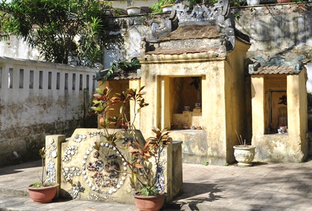 Tín ngưỡng thờ thần Đất - Đinh Thị Trang