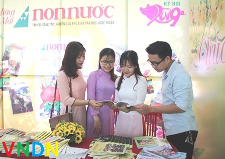 Tạp chí Non Nước tham gia Hội Báo Xuân Kỷ Hợi 2019