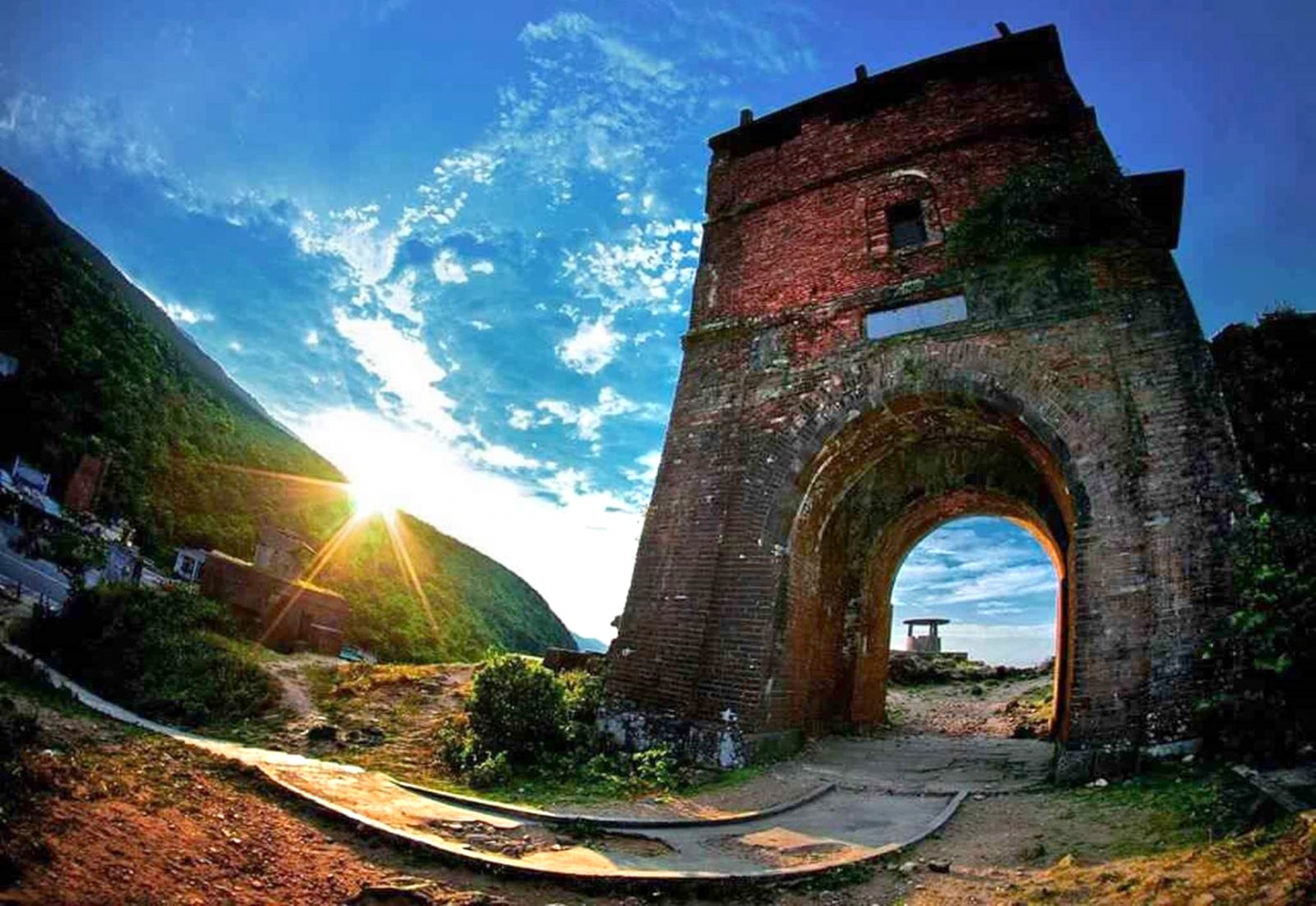 Du Miền Hải Vân Quan - Nguyễn Nho Thùy Dương