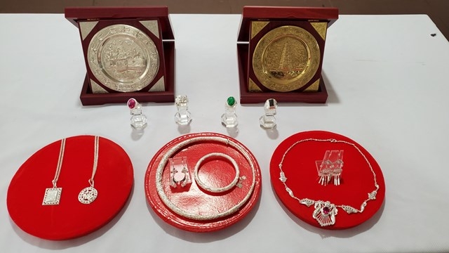 Lễ tiếp nhận hiện vật hiến tặng năm 2020 và ra mắt không gian  trưng bày các tác phẩm của Nghệ sĩ tạo hình Lê Công Thành