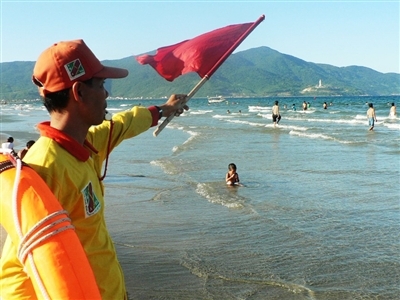 Những người canh biển