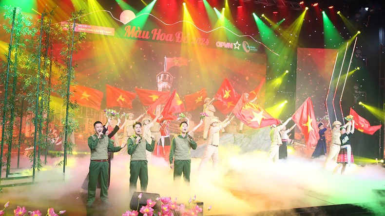 Chương trình nghệ thuật đặc biệt “Màu hoa đỏ”