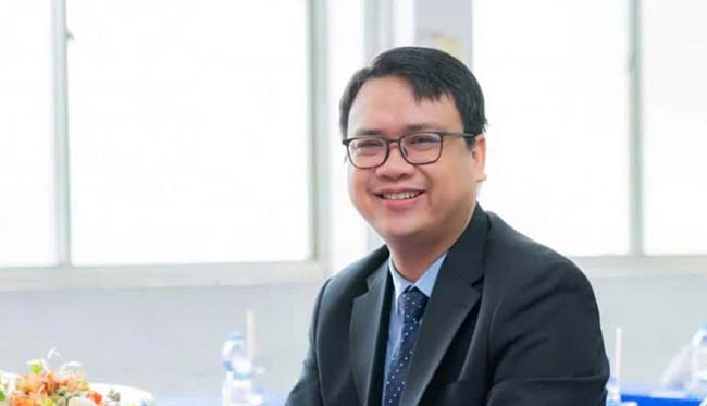 Tư duy lí luận văn học ở Việt Nam sau 1975: Sự chuyển đổi từ hệ hình tiền hiện đại sang hiện đại, hậu hiện đại