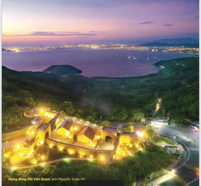 Hừng đông Hải Vân Quan