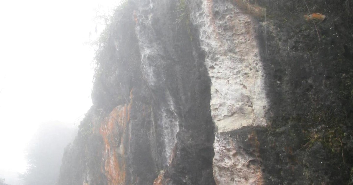 Bức tượng đá