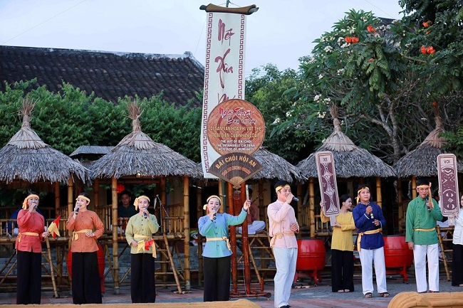 Về bài bản hô hát, thể thơ và cách ứng tác của Bài chòi xứ Quảng