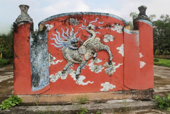 Họa tiết “ngựa rồng” trên bình phong đình làng xứ Quảng