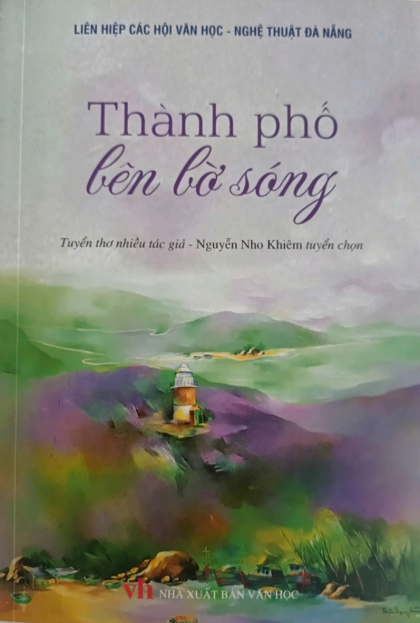 Ngọn lửa ấm áp của thơ ca và tình yêu Đà Nẵng