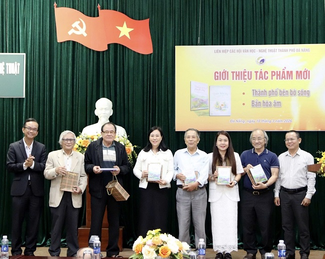 Giới thiệu, ra mắt 4 ấn phẩm mới