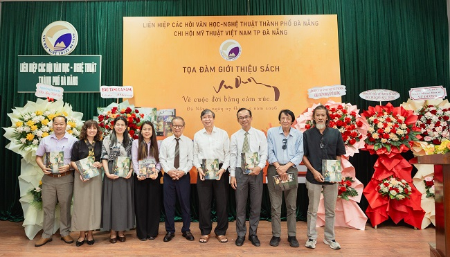 Giới thiệu, ra mắt tập sách tranh của họa sĩ Vũ Dương