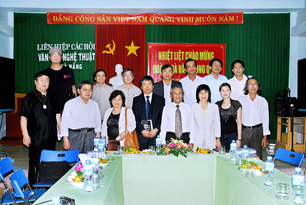 TIẾP ĐOÀN NHÀ VĂN TRUNG QUỐC NĂM 2010