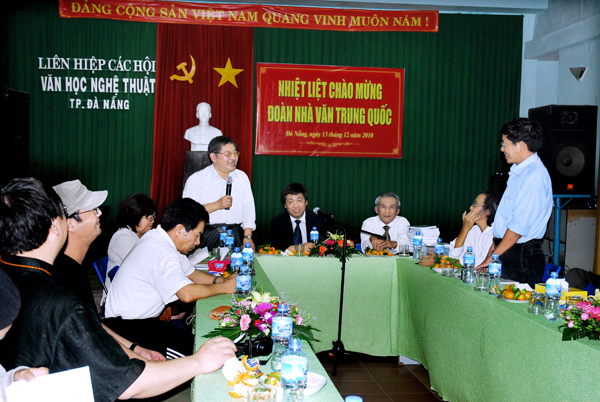 TIẾP ĐOÀN NHÀ VĂN TRUNG QUỐC NĂM 2010