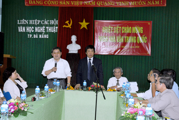 TIẾP ĐOÀN NHÀ VĂN TRUNG QUỐC NĂM 2010