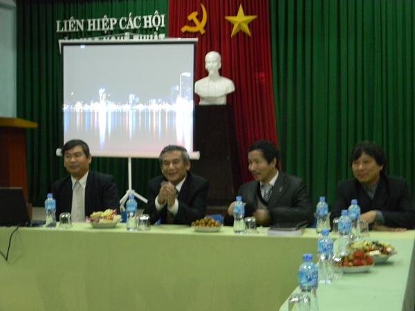 GIAO LƯU VỚI HỘI VĂN HỌC NGHỆ THUẬT THÀNH PHỐ HẢI PHÒNG 2011