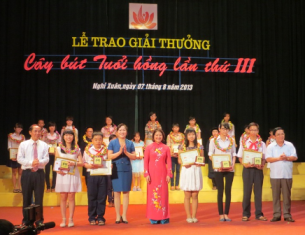 Đạt nhiều giải tại cuộc thi Cây bút Tuổi hồng năm 2013 