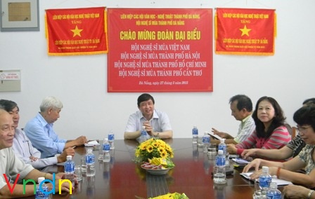 Tiếp các Đoàn đại biểu các Hội Nghệ sĩ Múa kết nghĩa