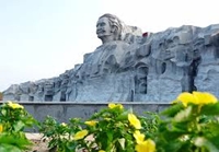 Trước tượng đài mẹ Thứ - Thơ Xuân Tiếu