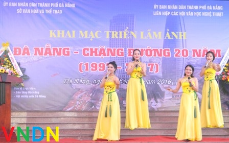 Khai mạc triển lãm ảnh với chủ đề “Đà Nẵng - Chặng đường 20 năm (1997 - 2017)” 