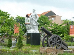 Trò chuyện với súng Thần công trong thành Điện Hải – Thơ Mai Hữu Phước