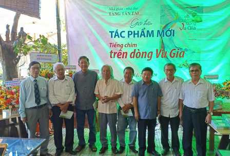 Ra mắt tập thơ “Tiếng chim trên dòng Vu Gia” của Tăng Tấn Tài