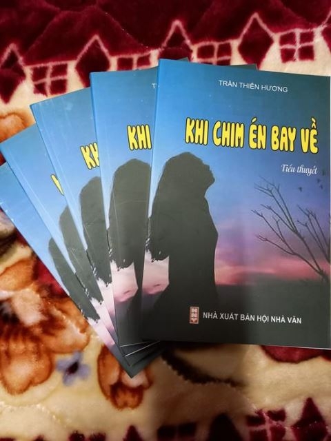 Tiểu thuyết Khi chim én bay về (trích)