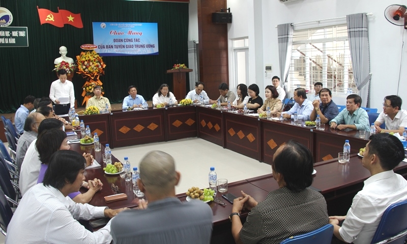 Đoàn kiểm tra của Ban Tuyên giáo Trung ương làm việc với Liên hiệp các Hội Văn học - Nghệ thuật thành phố Đà Nẵng
