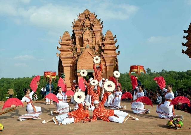 Tản mạn với hương Chăm