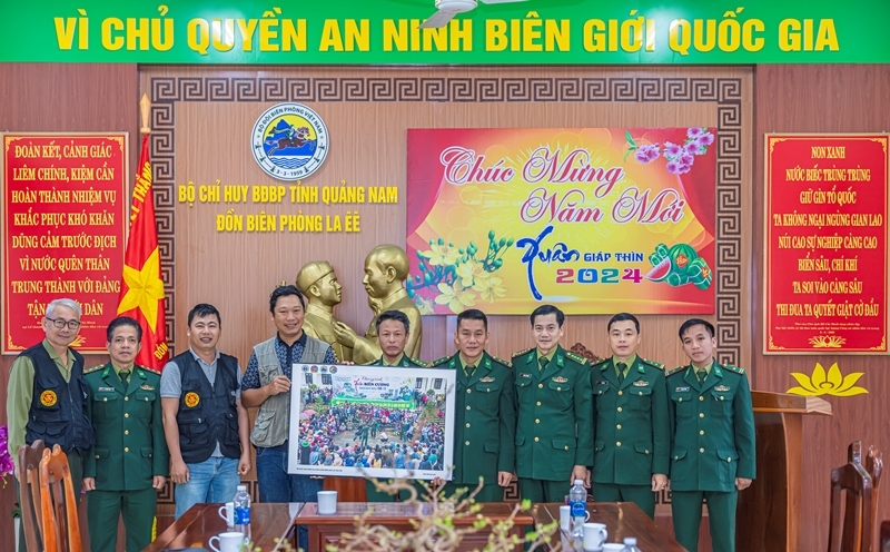 CLB Nhiếp ảnh Đà Nẵng tham gia triển lãm tại Chương trình “Tết Biên phòng - Ấm lòng dân bản"