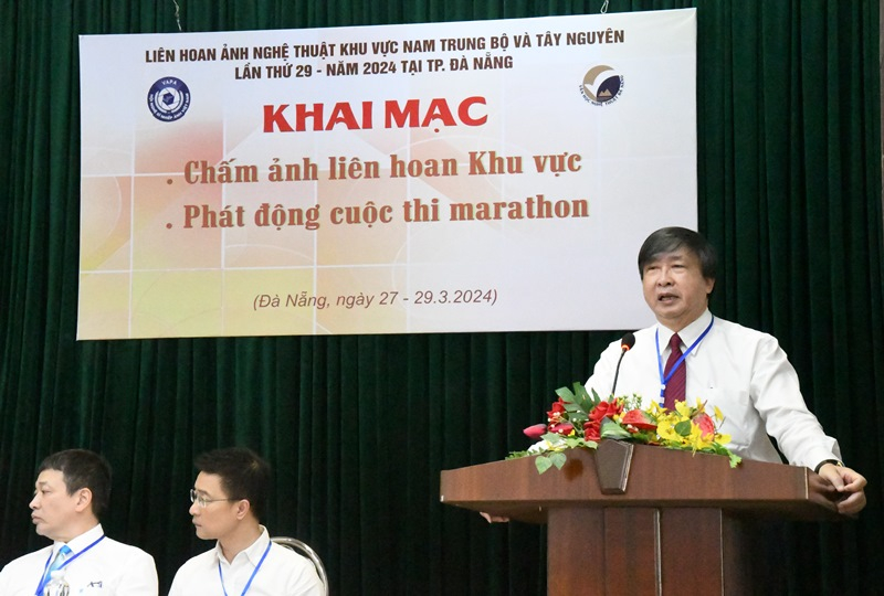 Khai mạc chấm ảnh Liên hoan Khu vực và phát động cuộc thi marathon